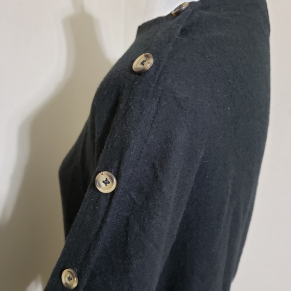 Button sleeve top - Picture 5 of 6